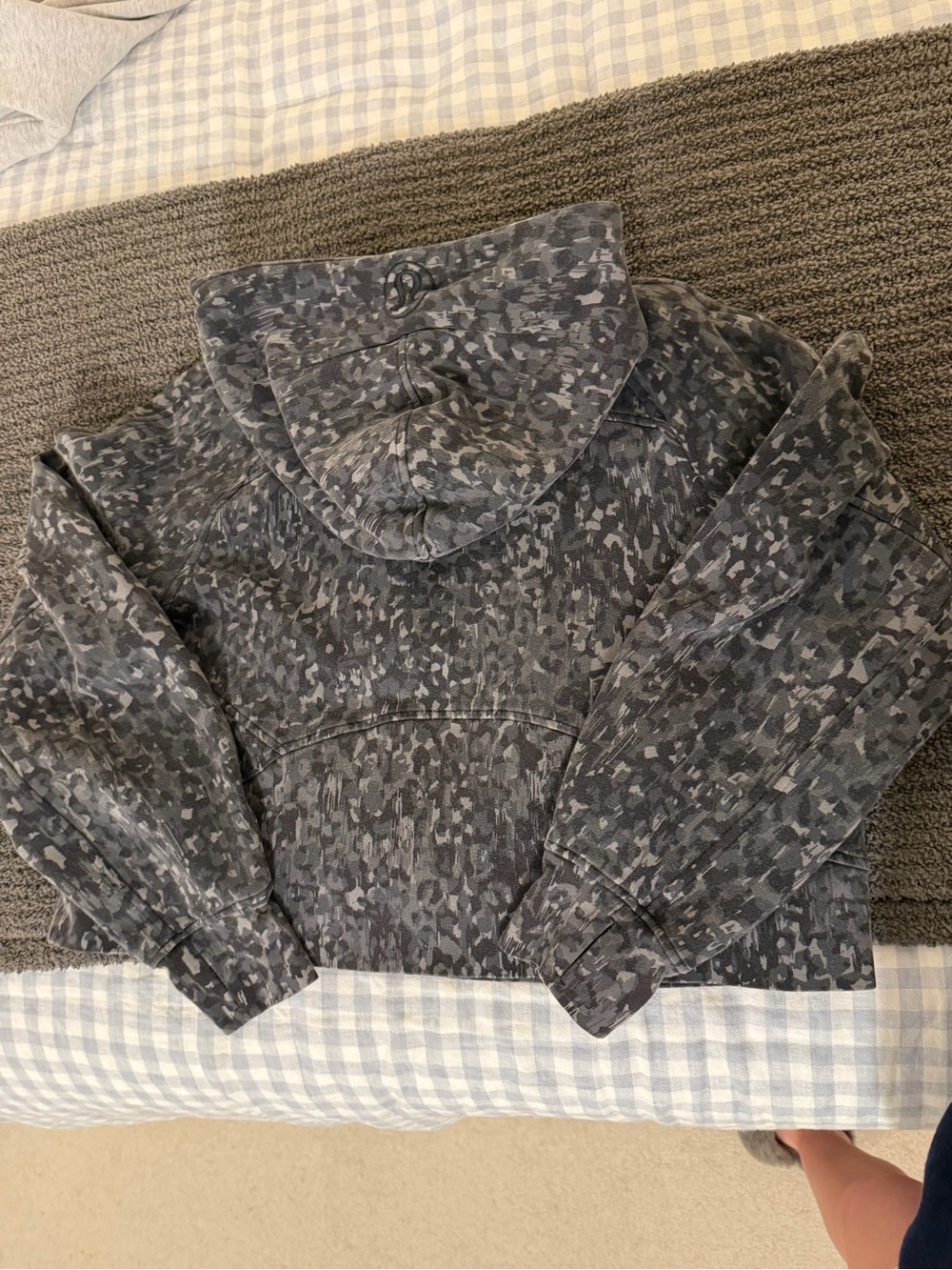 Lululemon Scuba Half Zip Pull over Hoodie - Picture 2 of 2